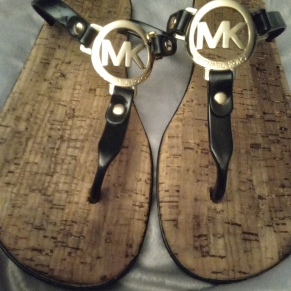 Like new Authentic Michael Kors Cork bottom Sandles - Picture 3 of 7